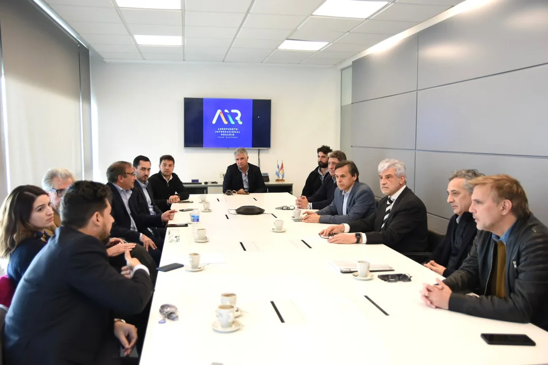 Avanza la repavimentación integral de la pista del Aeropuerto Islas Malvinas
