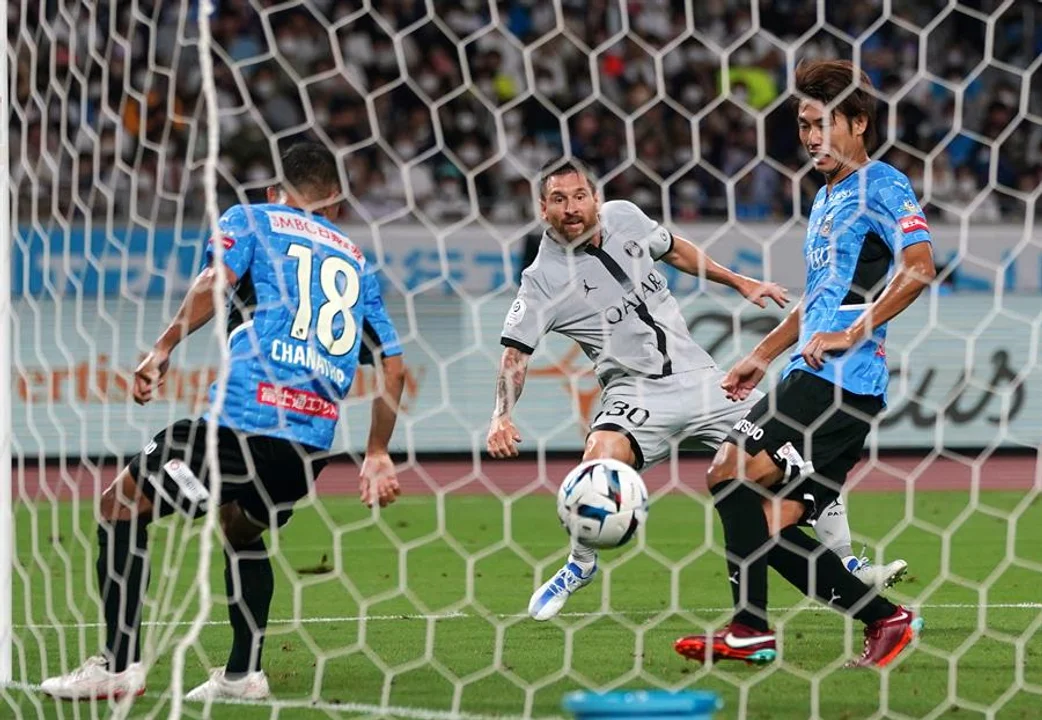 La vuelta de Lio: le salvaron un gol increíble pero mojó rápido