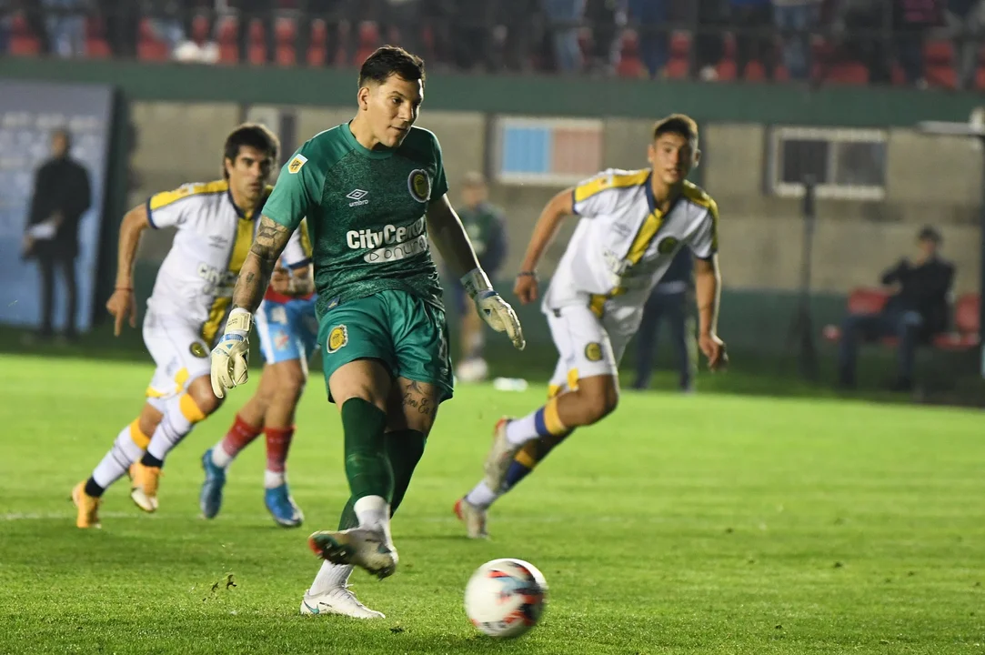 Servio, el goleador de la noche: "Venimos levantando y queremos seguir así"