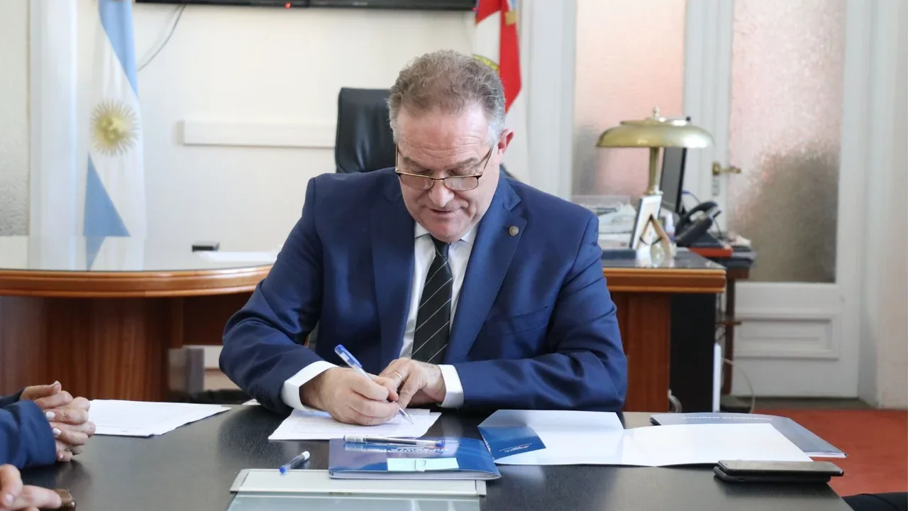 Citan al ministro Jorge Lagna a la Legislatura para hablar sobre inseguridad