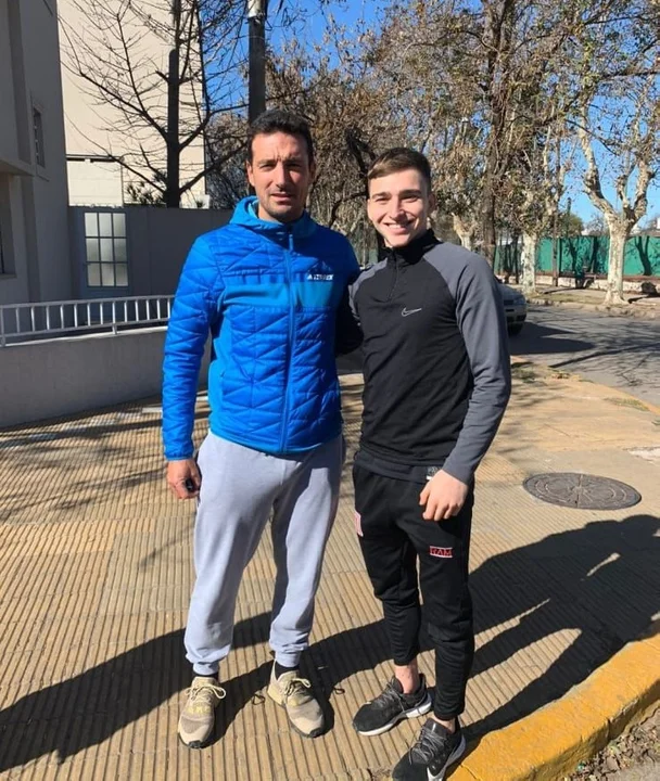 Lionel Scaloni desayunó en Casilda y generó una revolución