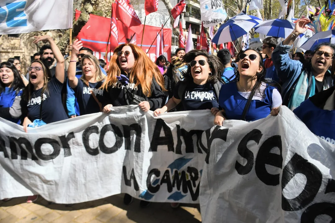 Masivo repudio popular al discurso de odio. (RosarioPlus)