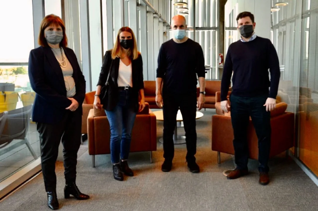 Dos que no condenaron el atentado: Bullrich y Granata, aquí junto a Larreta y Angelini. 