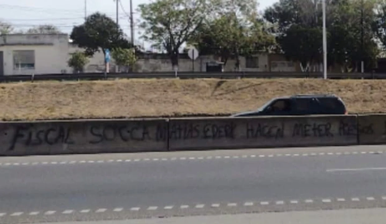 Un nuevo mensaje mafioso contra dos fiscales apareció pintado en Circunvalación