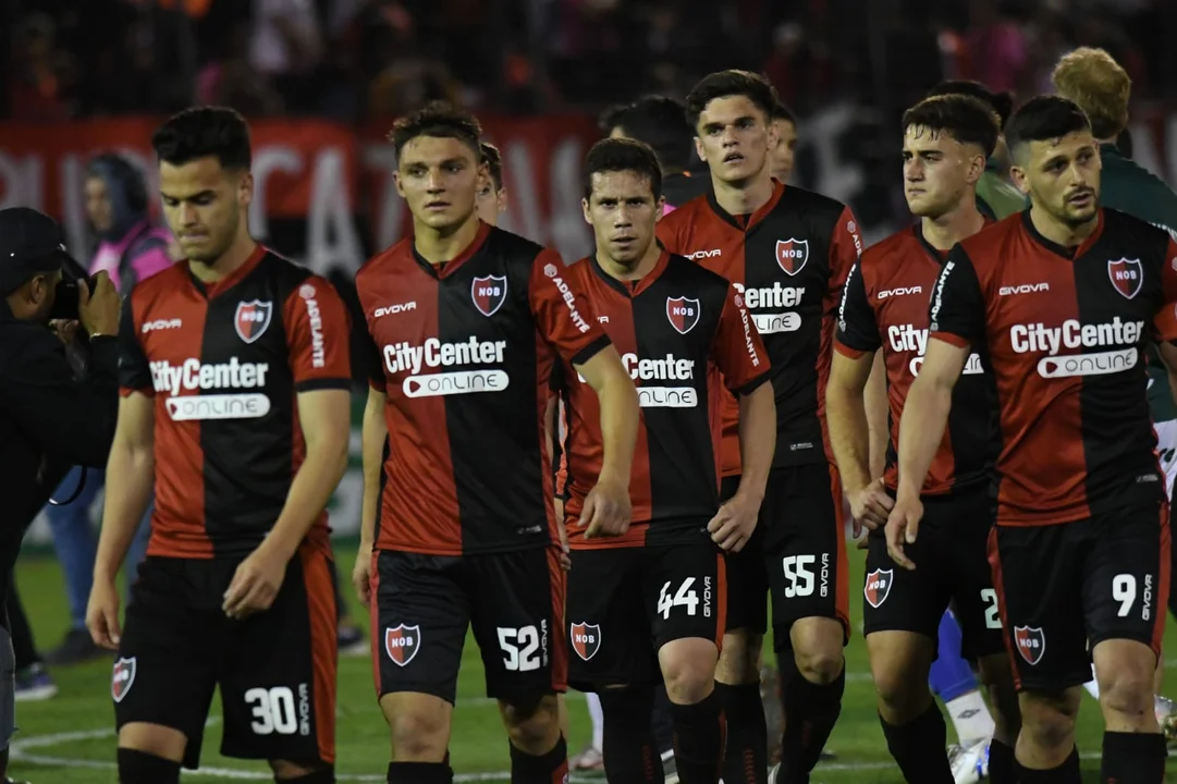 Newell's no pudo seguir con la racha y perdió en el Coloso ante Sarmiento