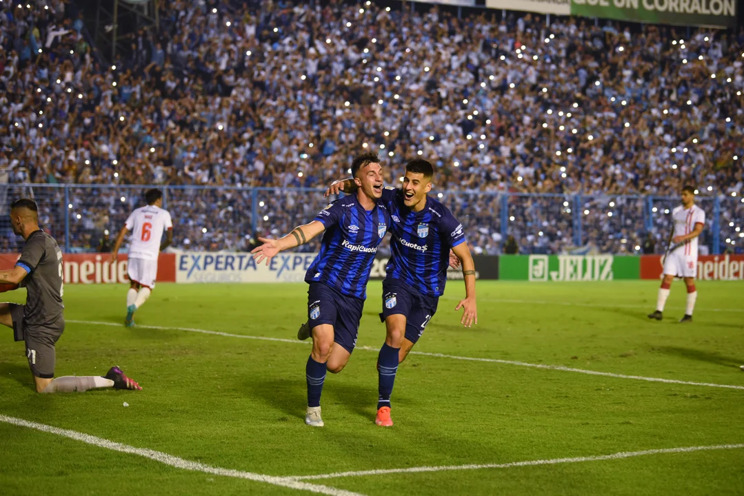 Atlético Tucumán no se detiene y sigue puntero