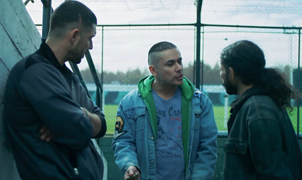 "El hincha", serie que sigue la historia de un joven de clase acomodada y su paulatina inmersión en el entramado delictivo que se oculta detrás de la fachada de una barrabrava de fútbol argentino.