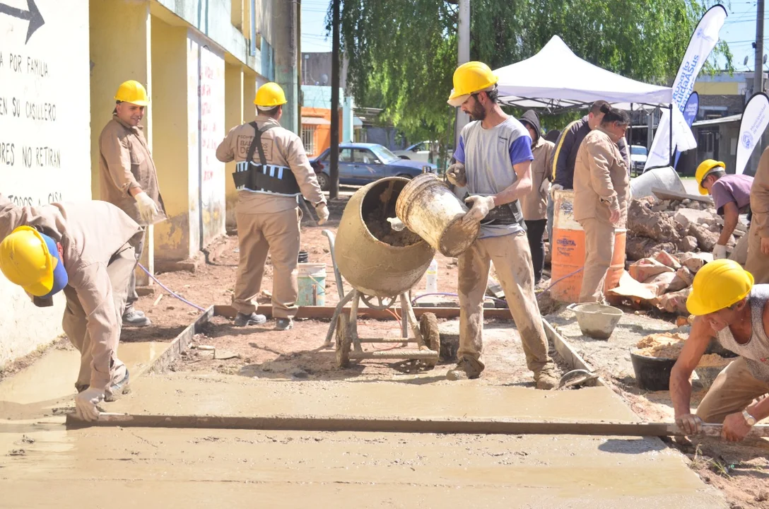Santa Fe está entre las cuatro provincias donde cayeron los salarios privados