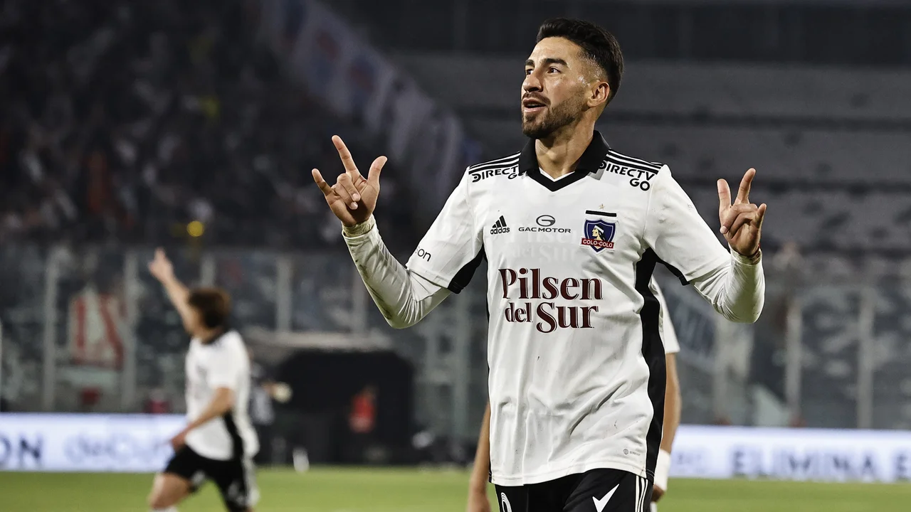 El nueve que quiere Heinze todavía no definió su futuro