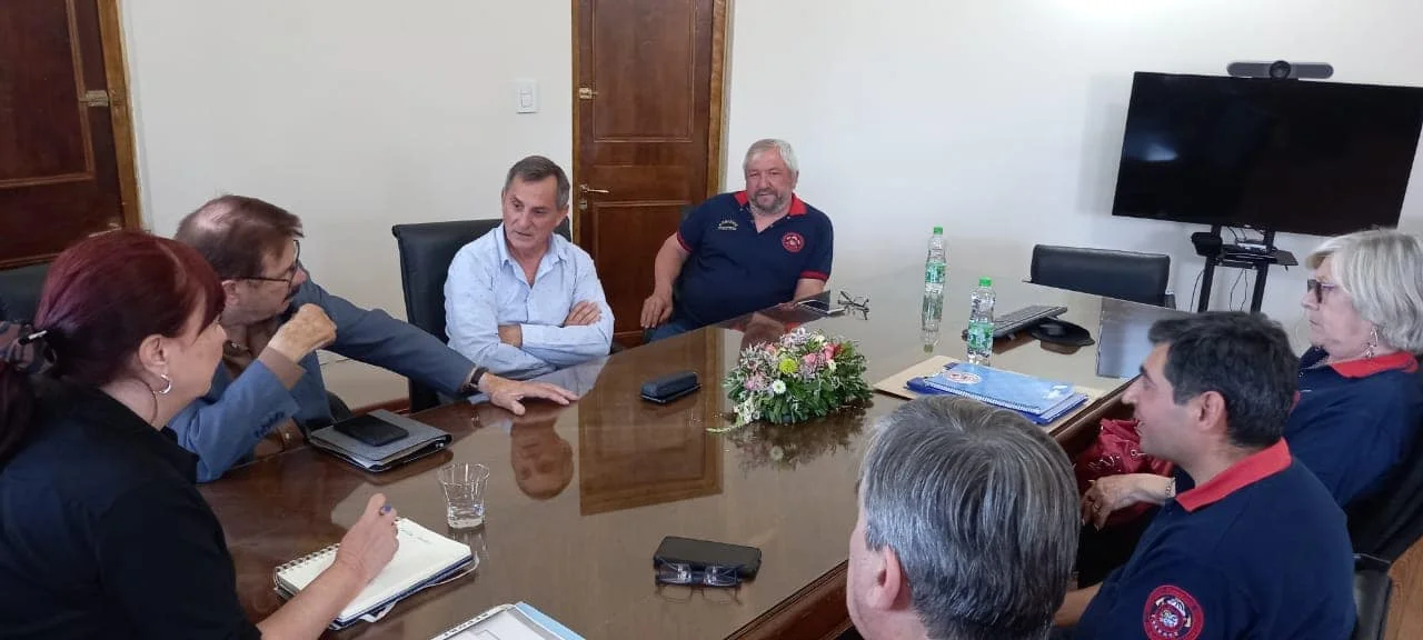 Bomberos de Casilda presentaron su proyecto del nuevo cuartel a Santa Fe