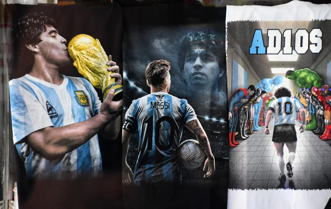 El Mundial ya se juega en las vidrieras de Rosario.