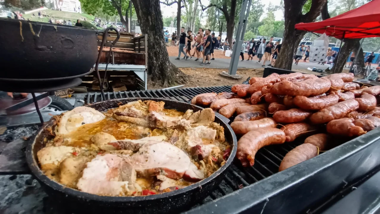 A pocas horas del recital de La Renga ya se vive en el Parque un clima de algarabía  