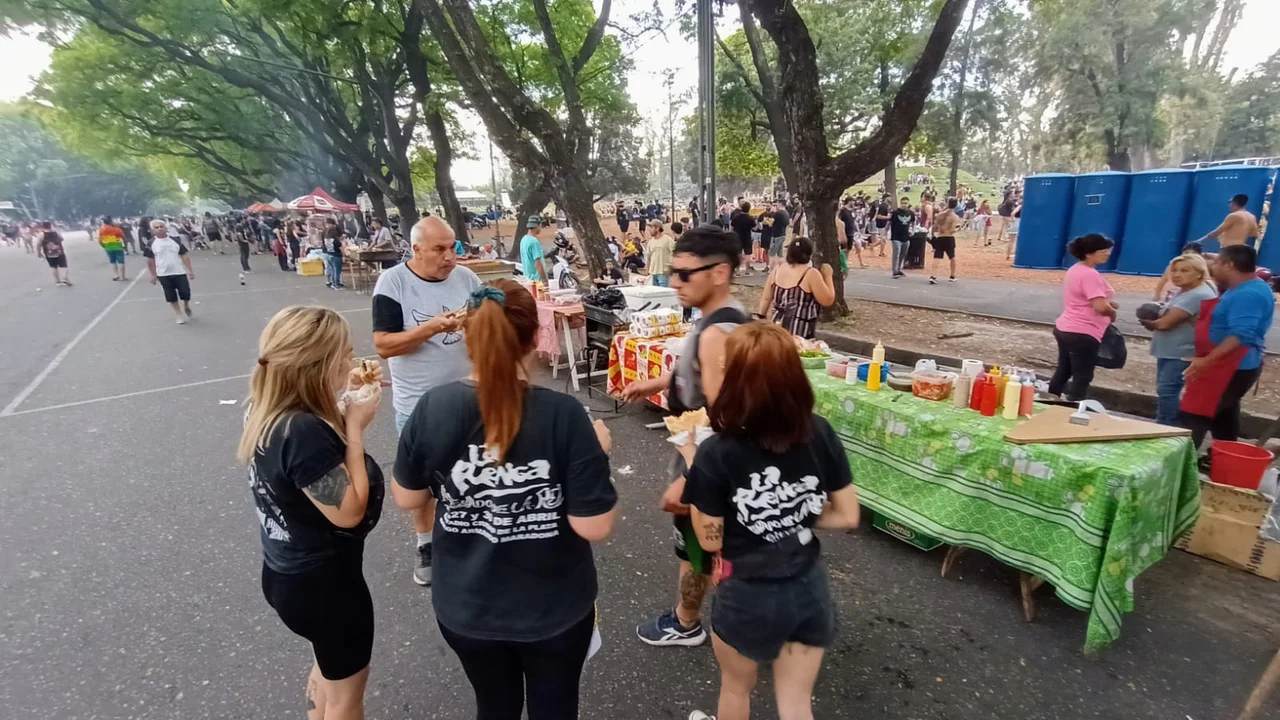 A pocas horas del recital de La Renga ya se vive en el Parque un clima de algarabía  
