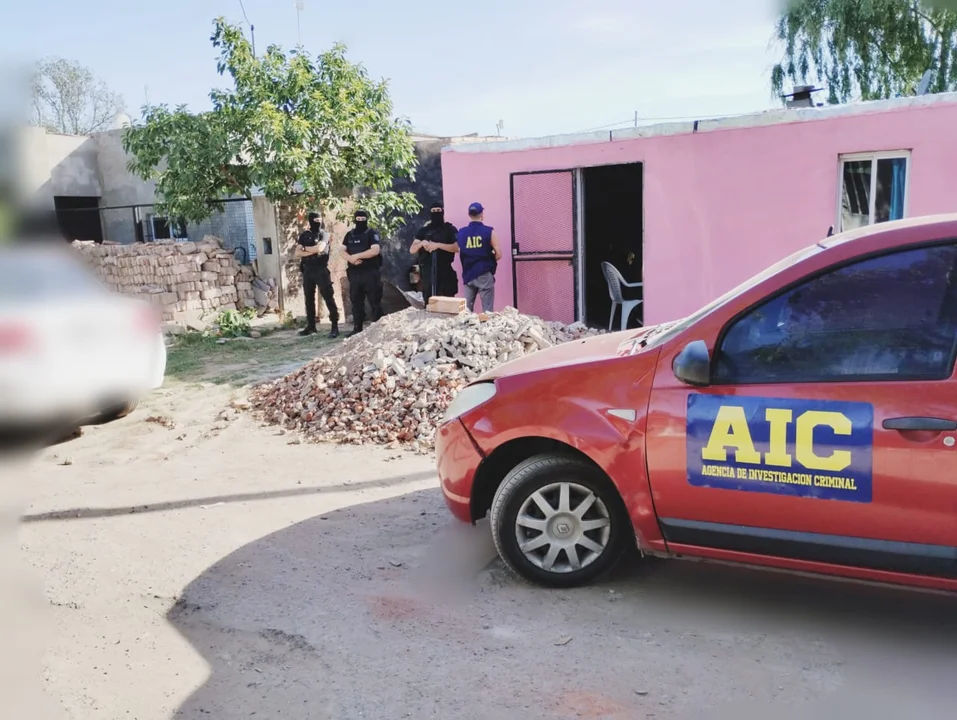 AIC detuvo a dos jóvenes acusados por un escruche