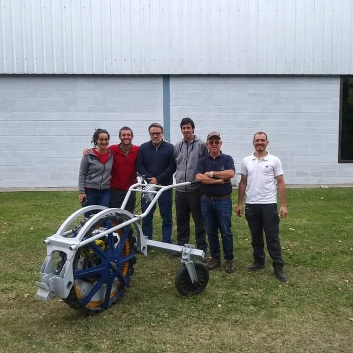 "Chango", el minitractor casildense que pisa fuerte