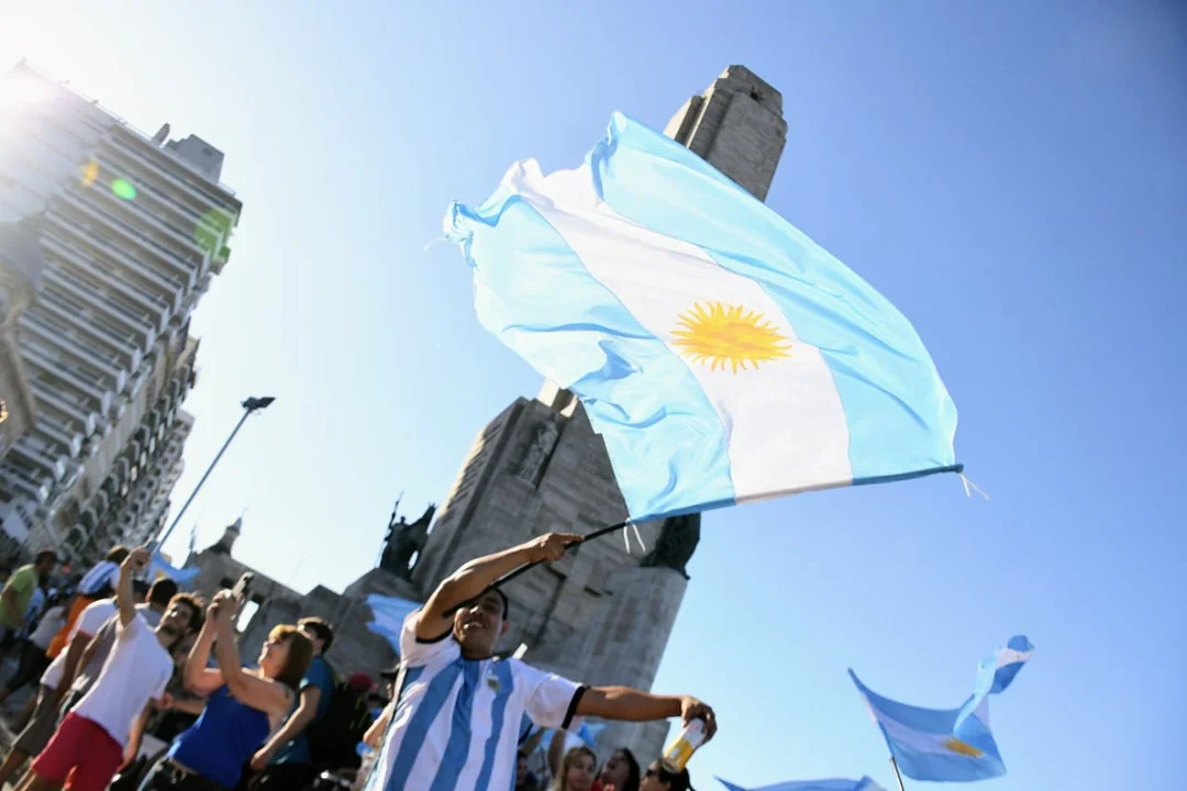 La celebración de los rosarinos en el Monumento a la Bandera. (Foto: Juan José García / Rosarioplus.com)