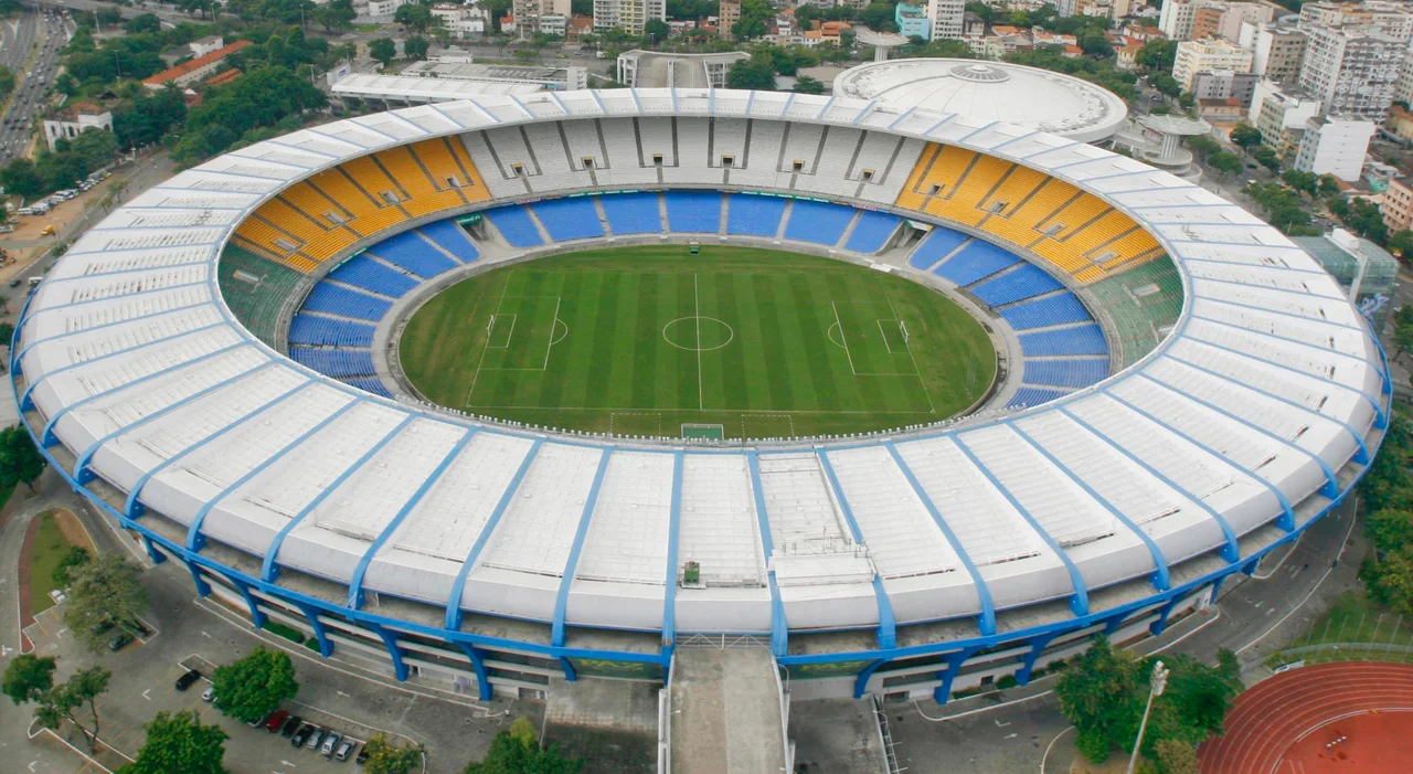Messi recibió la invitación para dejar sus huellas en el Maracaná