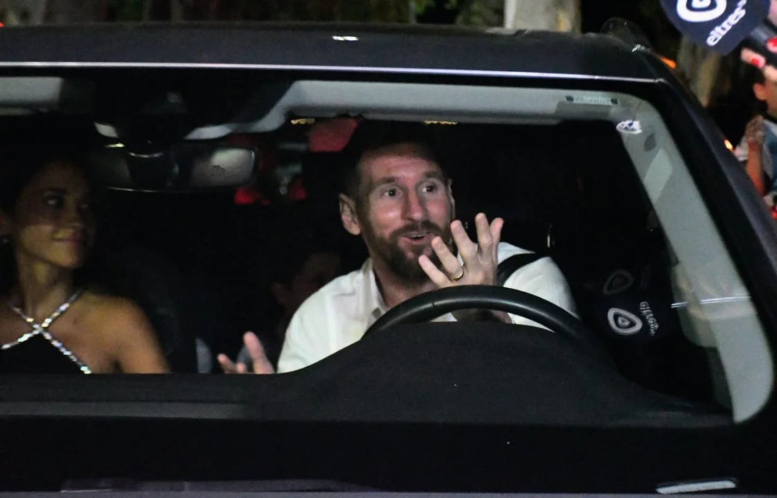 Messi asistió a una fiesta familiar y la gente enloqueció