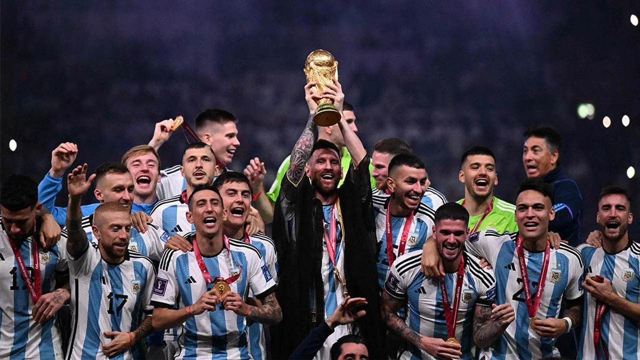 ¿Cayeron? A un mes de la coronación, la Selección recordó la gloria
