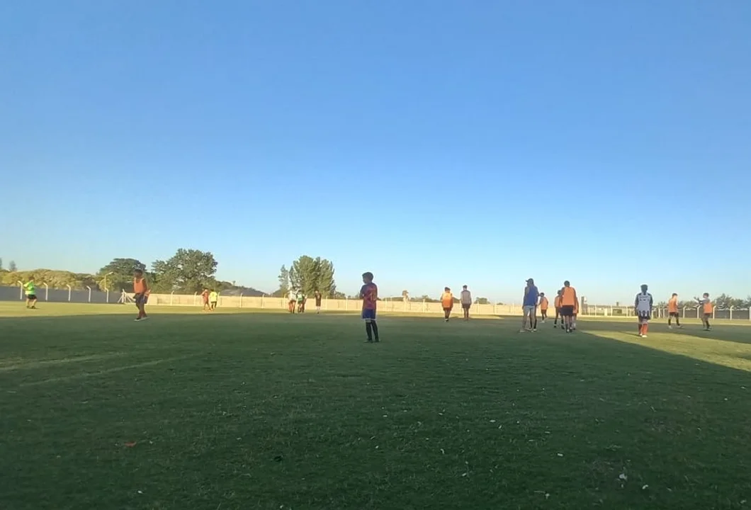 Los Messi del Potrero juegan el Mundialito y vos podés ayudarlos