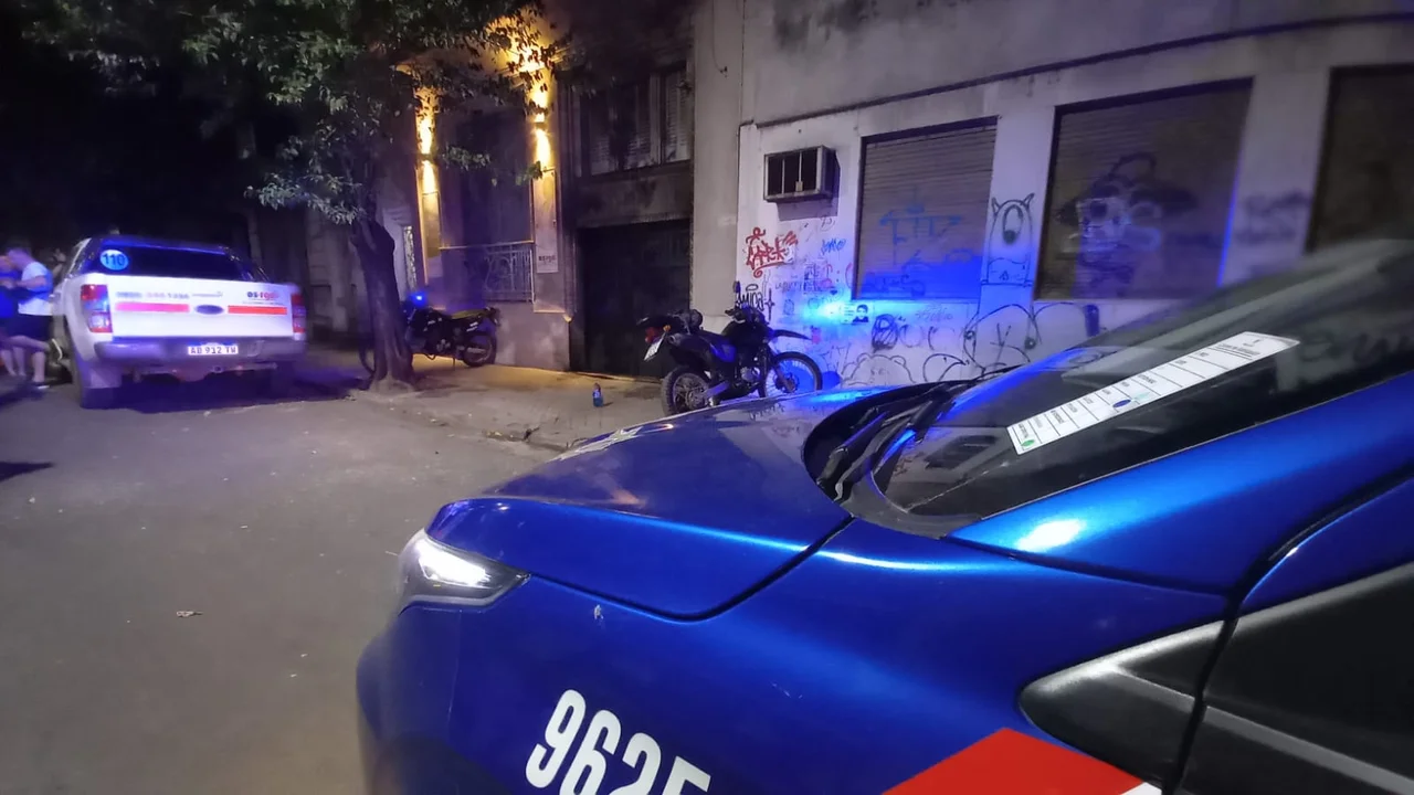 Atacaron dos sedes gremiales con bombas caseras tipo molotov
