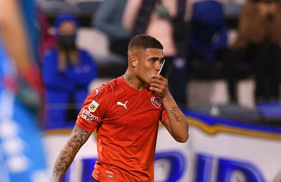 Newell's hizo una oferta para contratar un defensor del Rojo