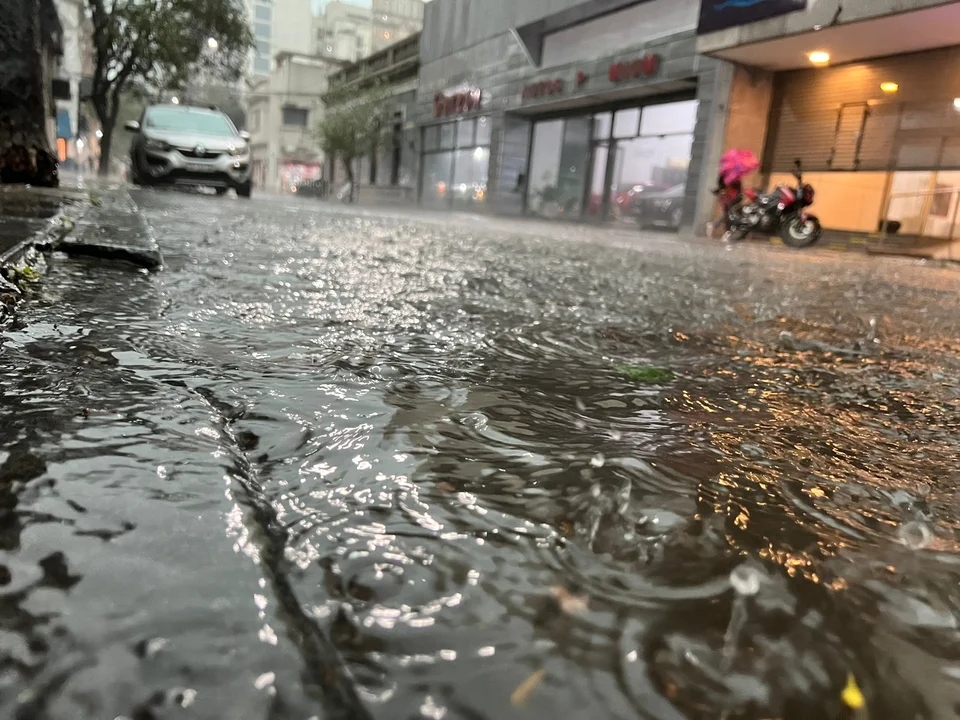 El otoño está a pleno: sigue vigente un alerta por abundante caída de agua