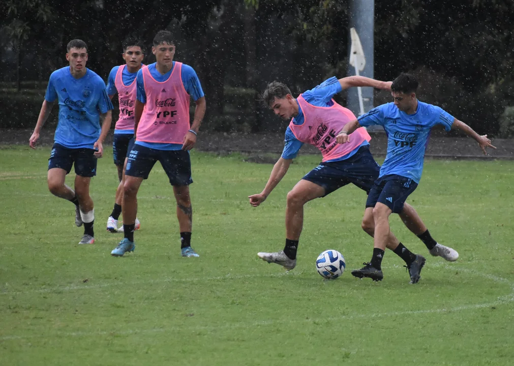 Sudamericano Sub-20: con tres rosarinos, Argentina debuta ante Paraguay