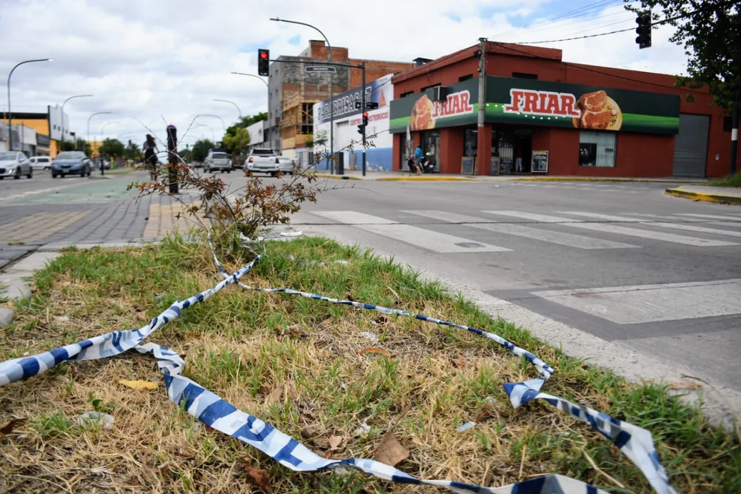 Tres muertos y varios heridos en una noche inundada de violencia