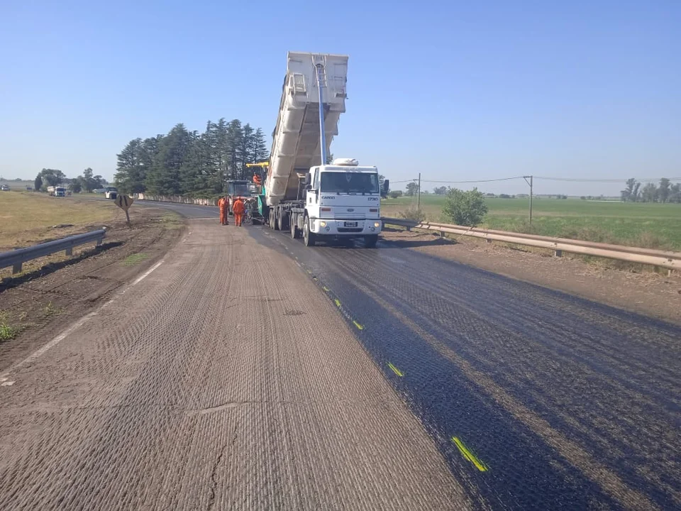 Obras de repavimentación entre las localidades de Carcarañá y Correa