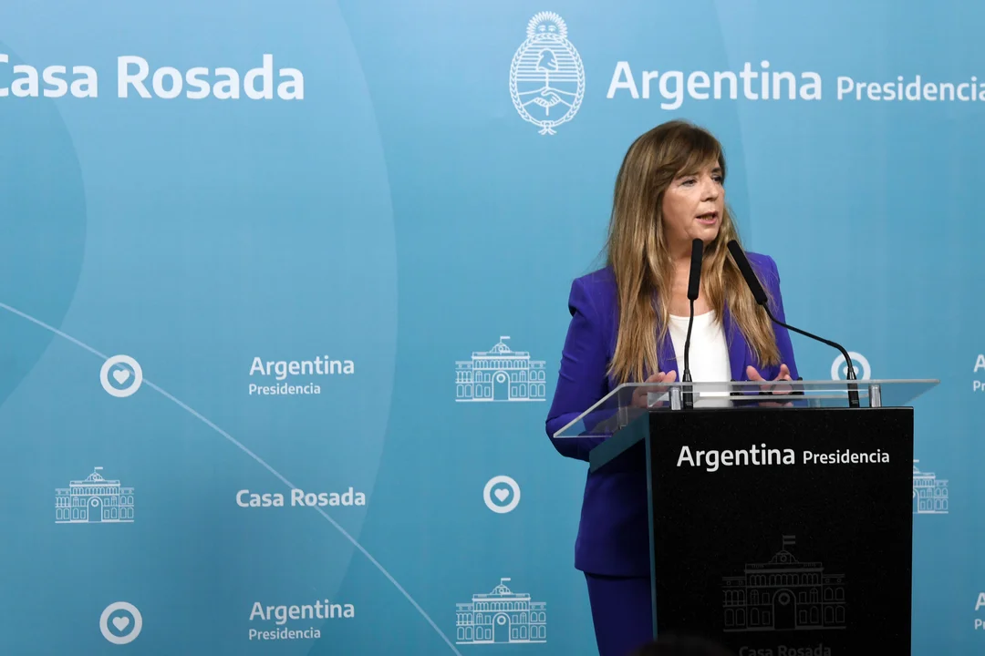 "Se le dio mucho más de lo que pidió a Rosario y al gobernador", responde el Gobierno