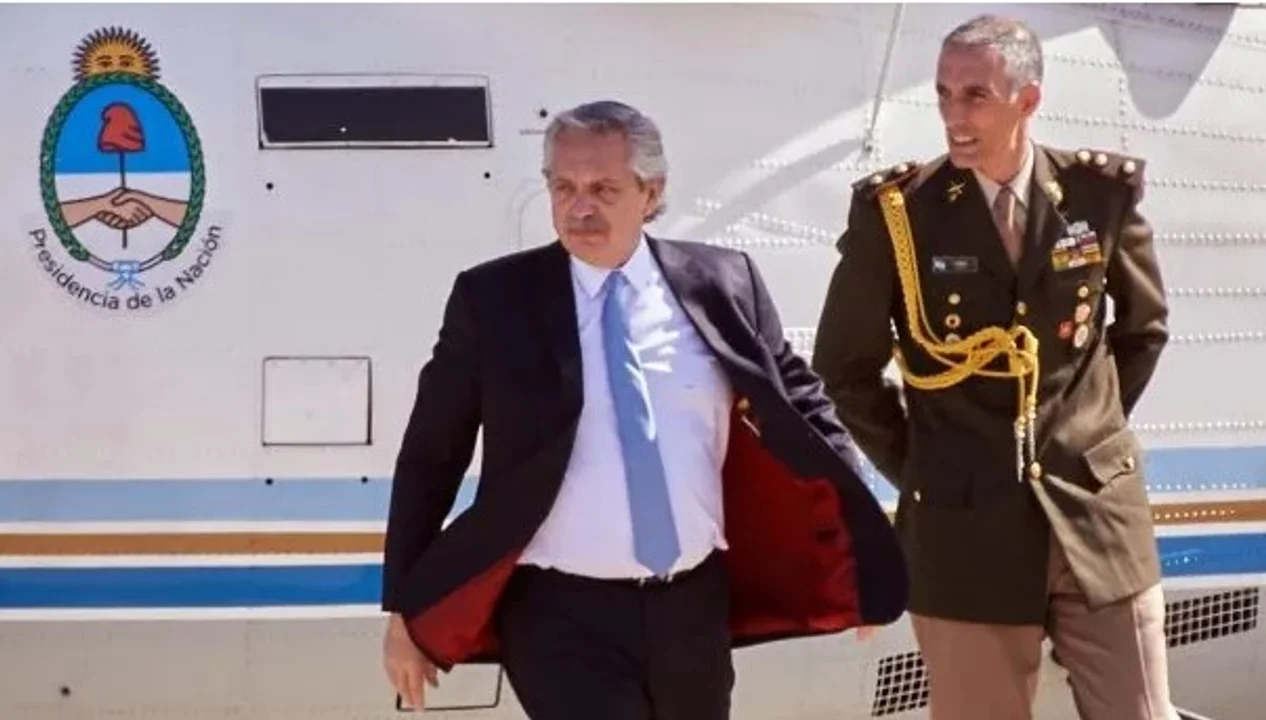 El Presidente llegó a Tierra del Fuego y se prepara para ir a Base Marambio
