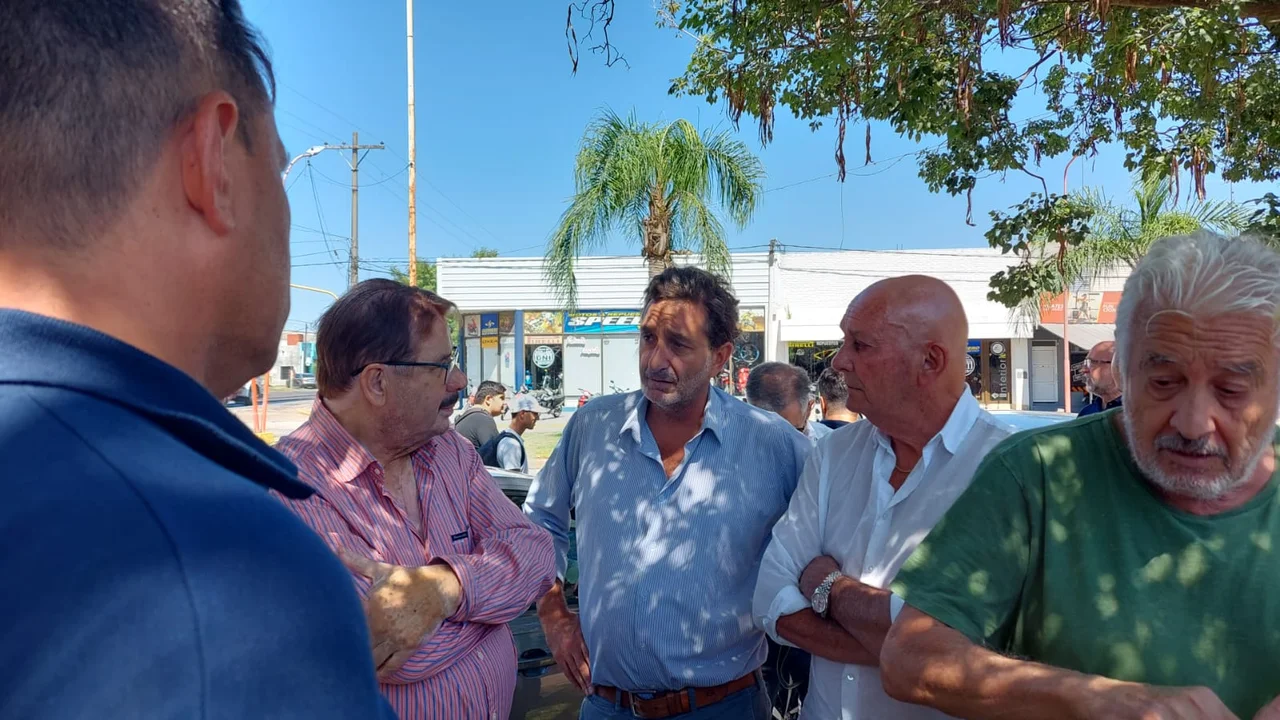 Recorrida de funcionarios de Vialidad Nacional por las obras de RN 33