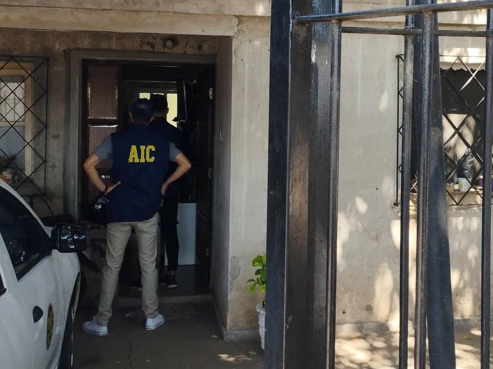 El padre se entregó, pero hoy aprehendieron al hijo