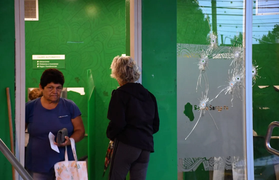 Nueva balacera contra una sucursal del Banco Santa Fe: "El ruido fue terrible"