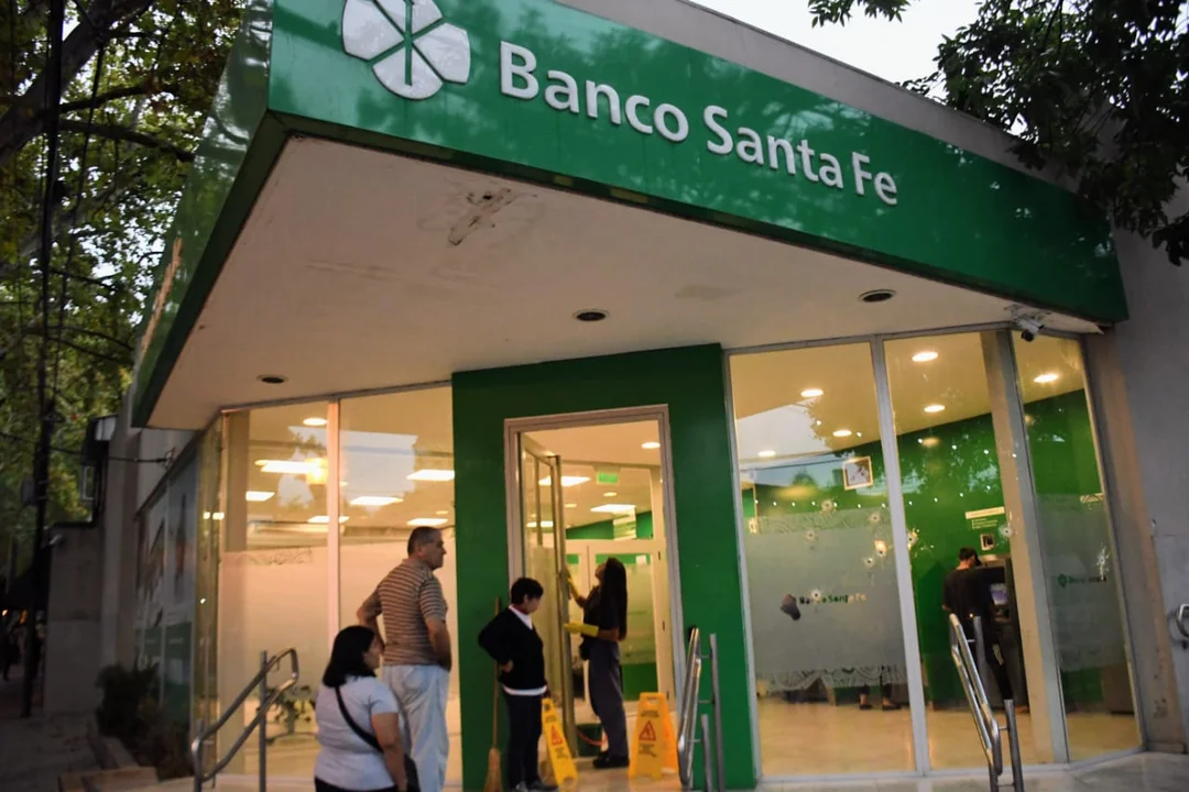 Nueva balacera contra una sucursal del Banco Santa Fe: "El ruido fue terrible"