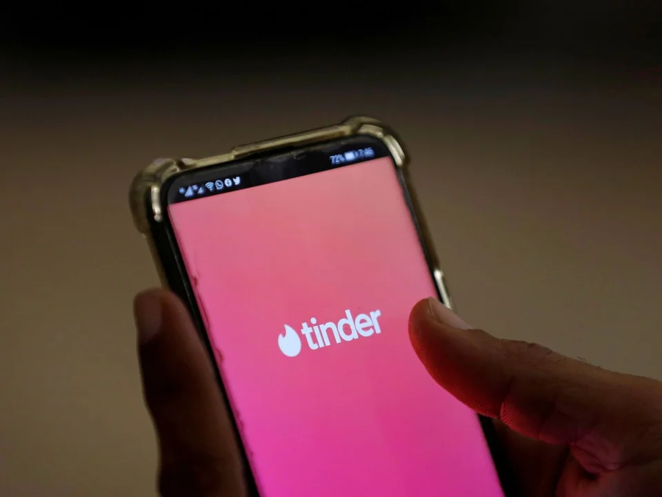 Condenaron a un médico por sedar y abusar de una mujer que conoció en Tinder