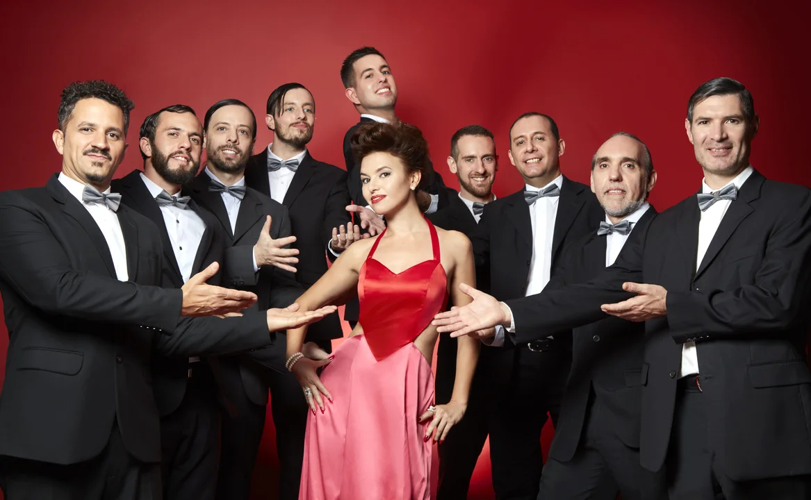 Elizabeth Karayekov Big Band: viaje a un tiempo de swing, glamour y baile