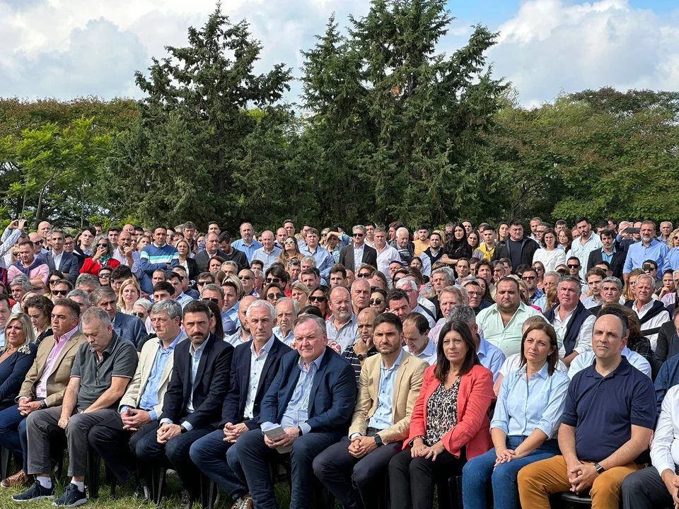 Unidos, el nuevo espacio opositor se presentó en sociedad. (@maxipullaro)