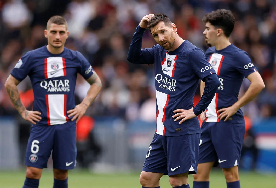 Llueven críticas a Messi en Francia, y Barcelona se ilusiona con su regreso