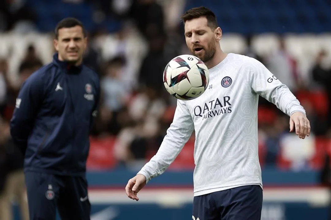 Messi volvió a practicar en medio de rumores de partida hacia Arabia