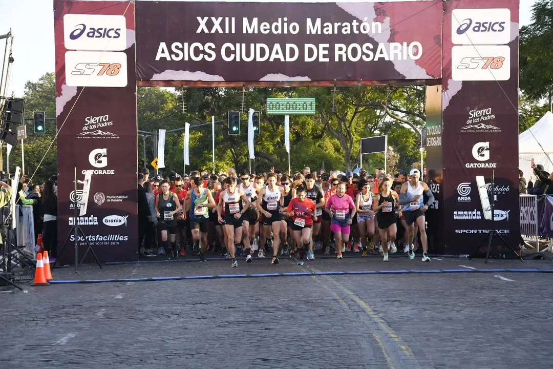 Un marco de domingo soleado, para una fiesta del deporte amateur rosarino. (fotos Ernesto Rega)