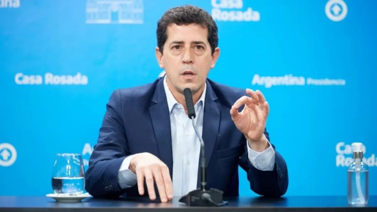 Repudian a periodista por un comentario sobre la tartamudez de Wado De Pedro