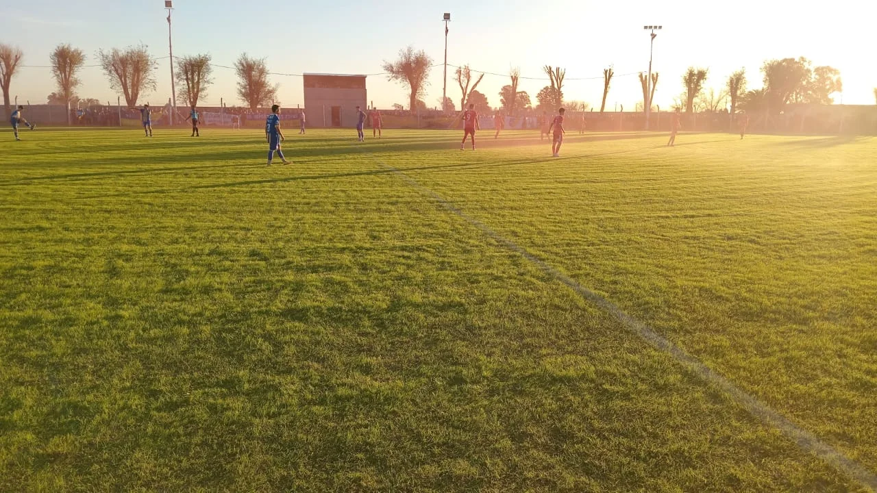 Racing de Villada se quedó con el triunfo y pasó a la final