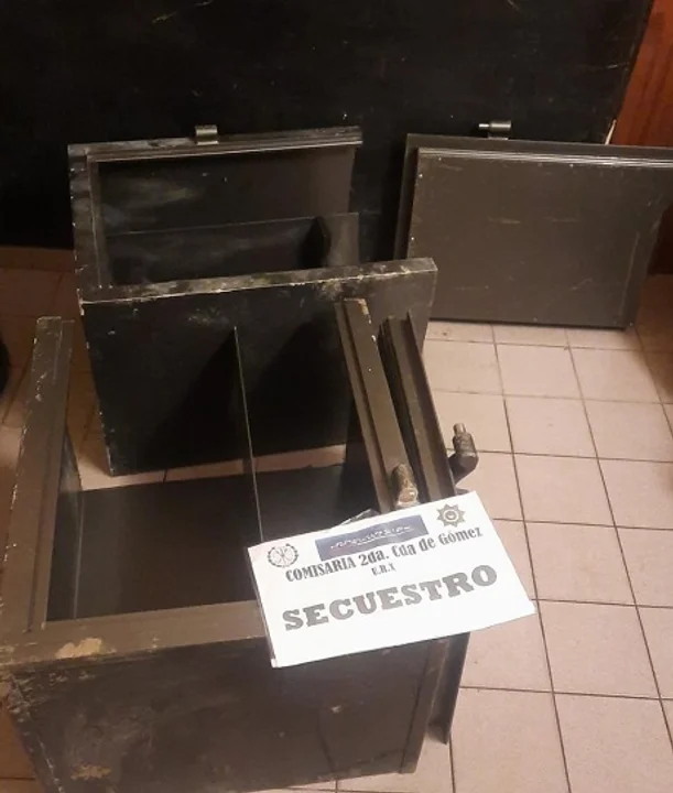 Encontraron en Cañada de Gómez una caja fuerte sustraída en Casilda