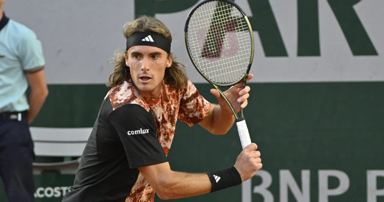 Tsitsipas le echó la culpa a la siesta por su eliminación en Roland Garros