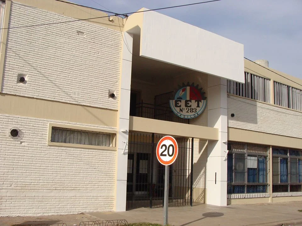 Recolección de ropa de abrigo y calzado para alumnos de la EETP 283