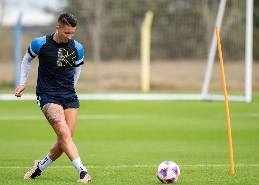 Damián Martínez se recuperó de su lesión y podría jugar ante Colón