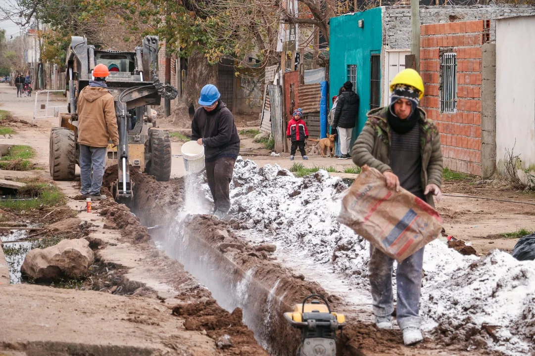 La provincia avanza con trascendentes obras de agua potable