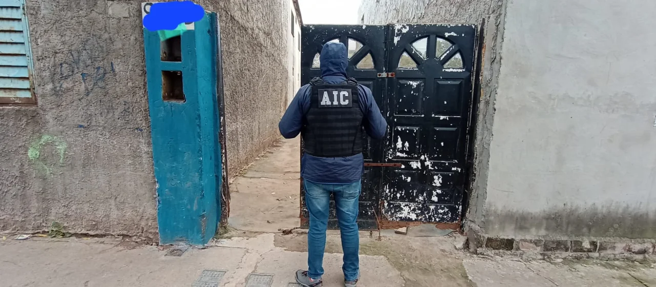 Veinte allanamientos en zona sur: varios detenidos por balaceras y extorsiones